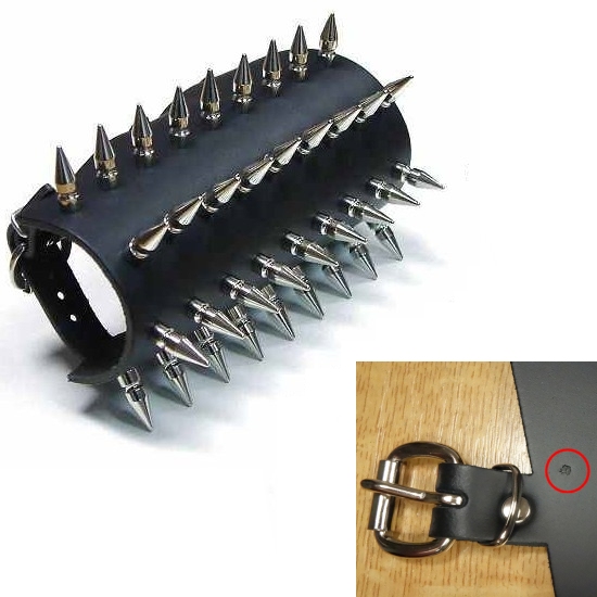 Bild 1 von Nietenarmstulpe mit Spikenieten 25mm, Armstulpe mit winzig kleiner Fehlerstelle (siehe Abbildung)