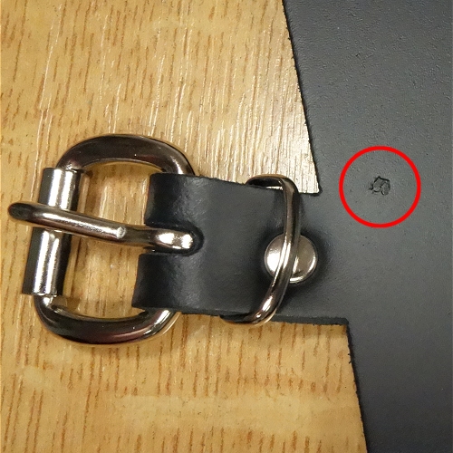 Bild 1 von Nietenarmstulpe mit Spikenieten 25mm, Armstulpe mit winzig kleiner Fehlerstelle (siehe Abbildung)