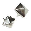 Bild 4 von 500 Stück 4-PIN Niete >> Pyramidenniete 10mm >> Silber (Premiumqualität)